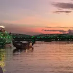 Dinner-Kreuzfahrt auf dem Parfümfluss, Foto von Geofrey Wigley