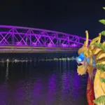 Dinner-Kreuzfahrt auf dem Parfümfluss, Foto von Geofrey Wigley